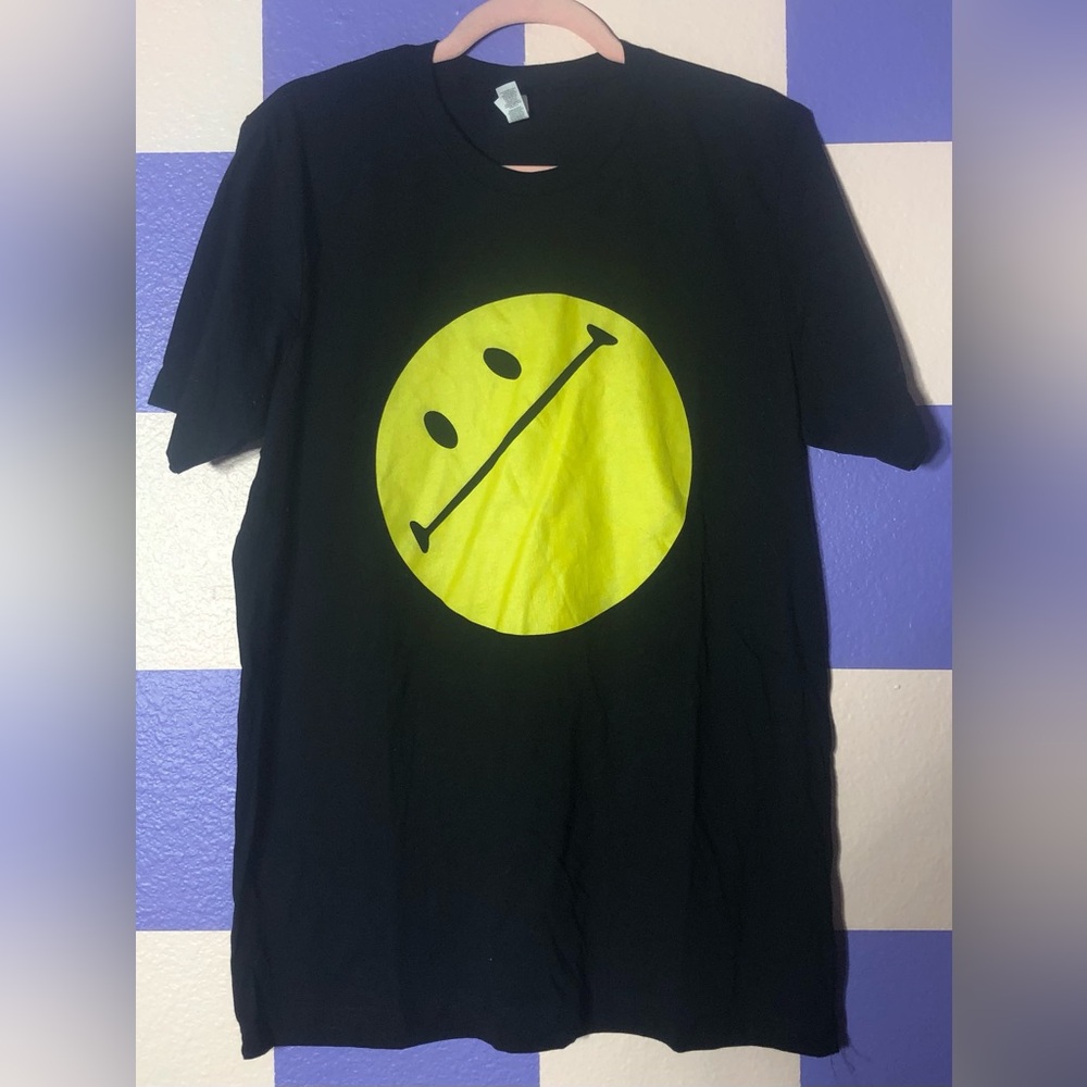 NWOT Sideways Emoji with Diagonal Mouth Black Tee - Size L